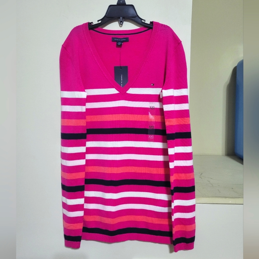 Brand New Tommy Hilfiger sweater ladies Size XXS